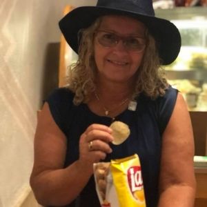 Meet your Posher, Carmen elisa